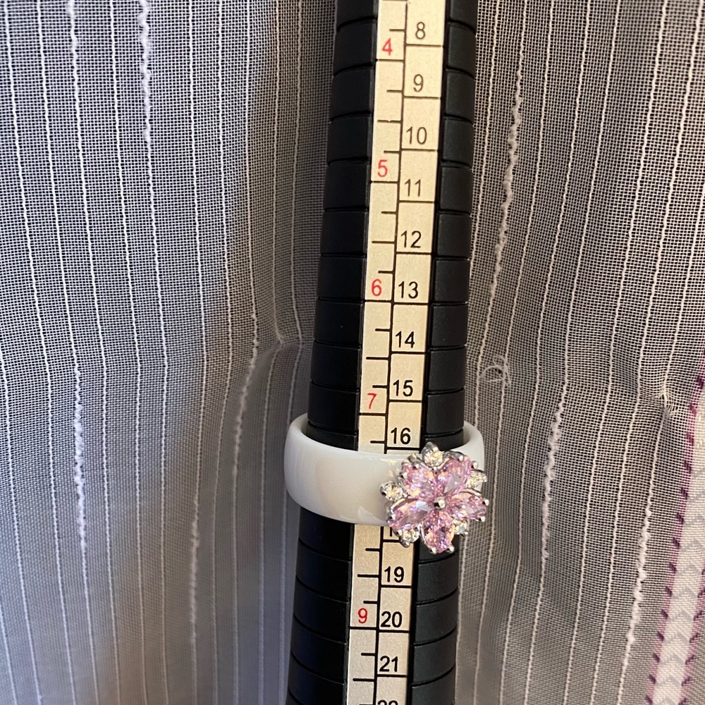 Size 7❗️White ceramic pink zirconia ring - Picture 8 of 8